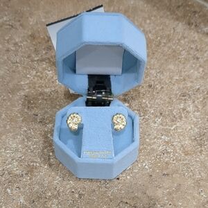 Elegant Gold Floral Earrings Broken Box